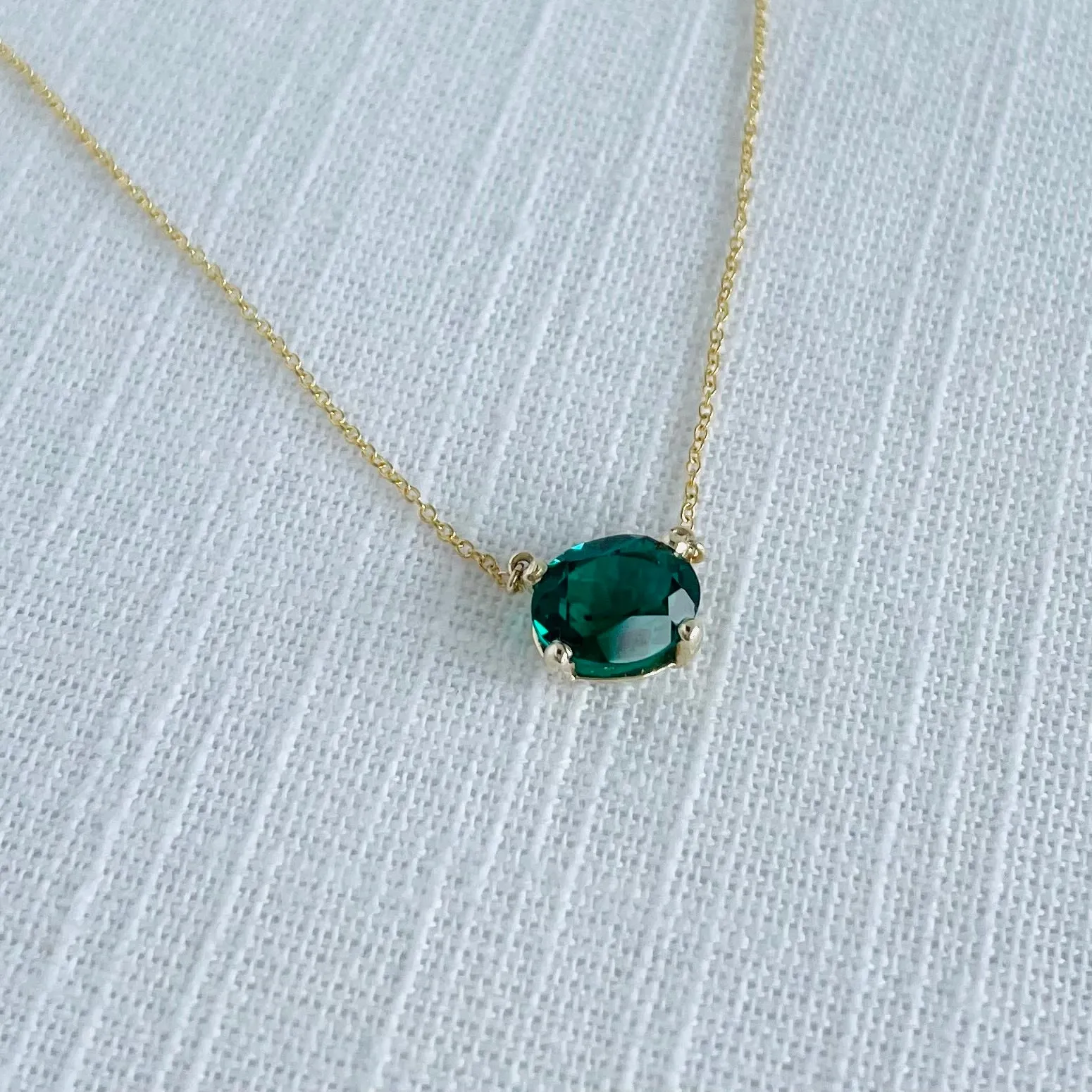 10K Forthright Oval Synthetic Emerald Necklace