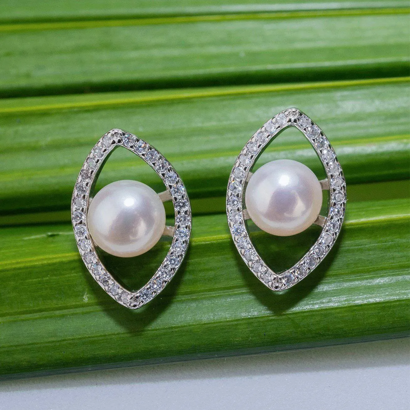 New Yorker Freshwater Pearl Earrings WE00076