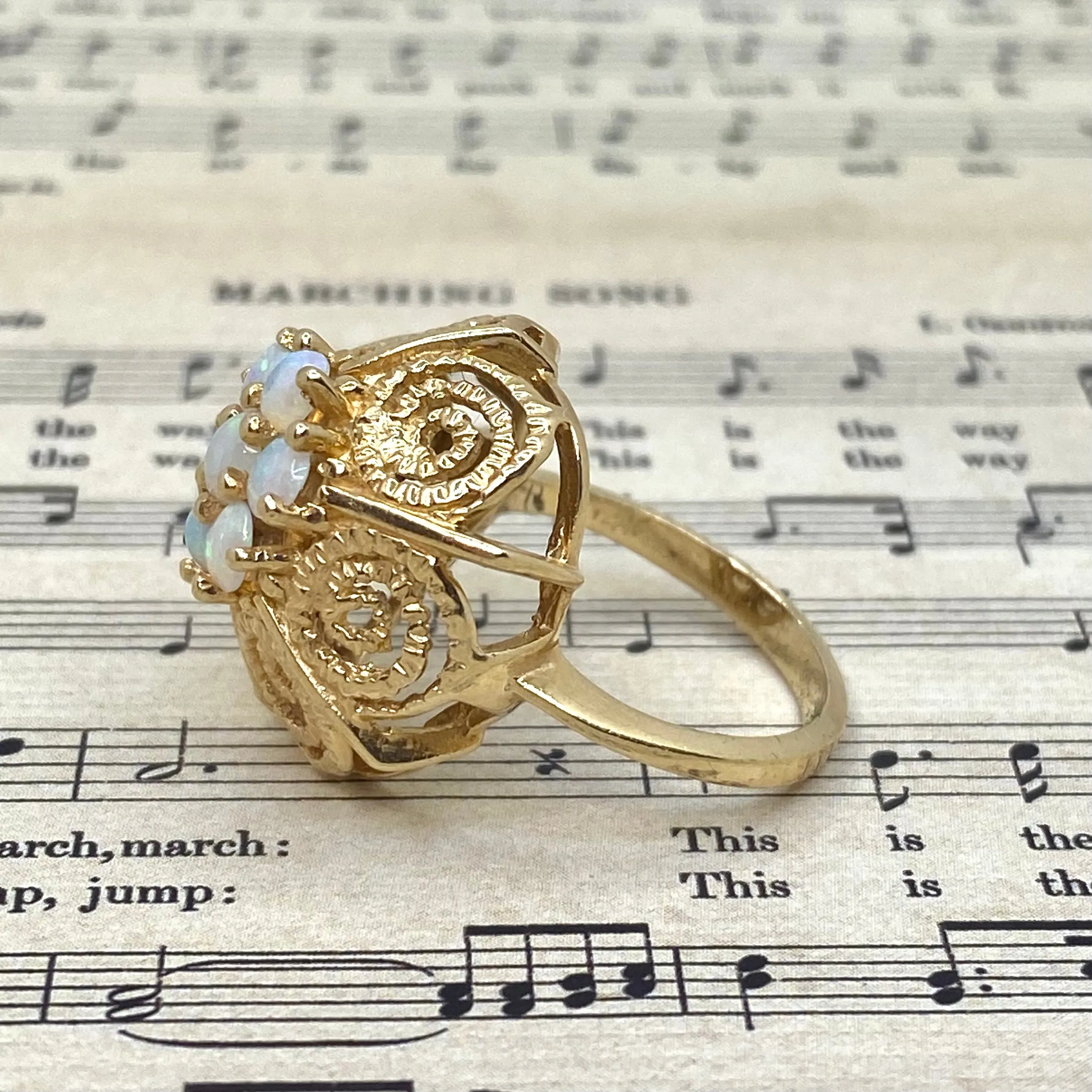 Vintage 14K Yellow Gold Opal Cluster Ring