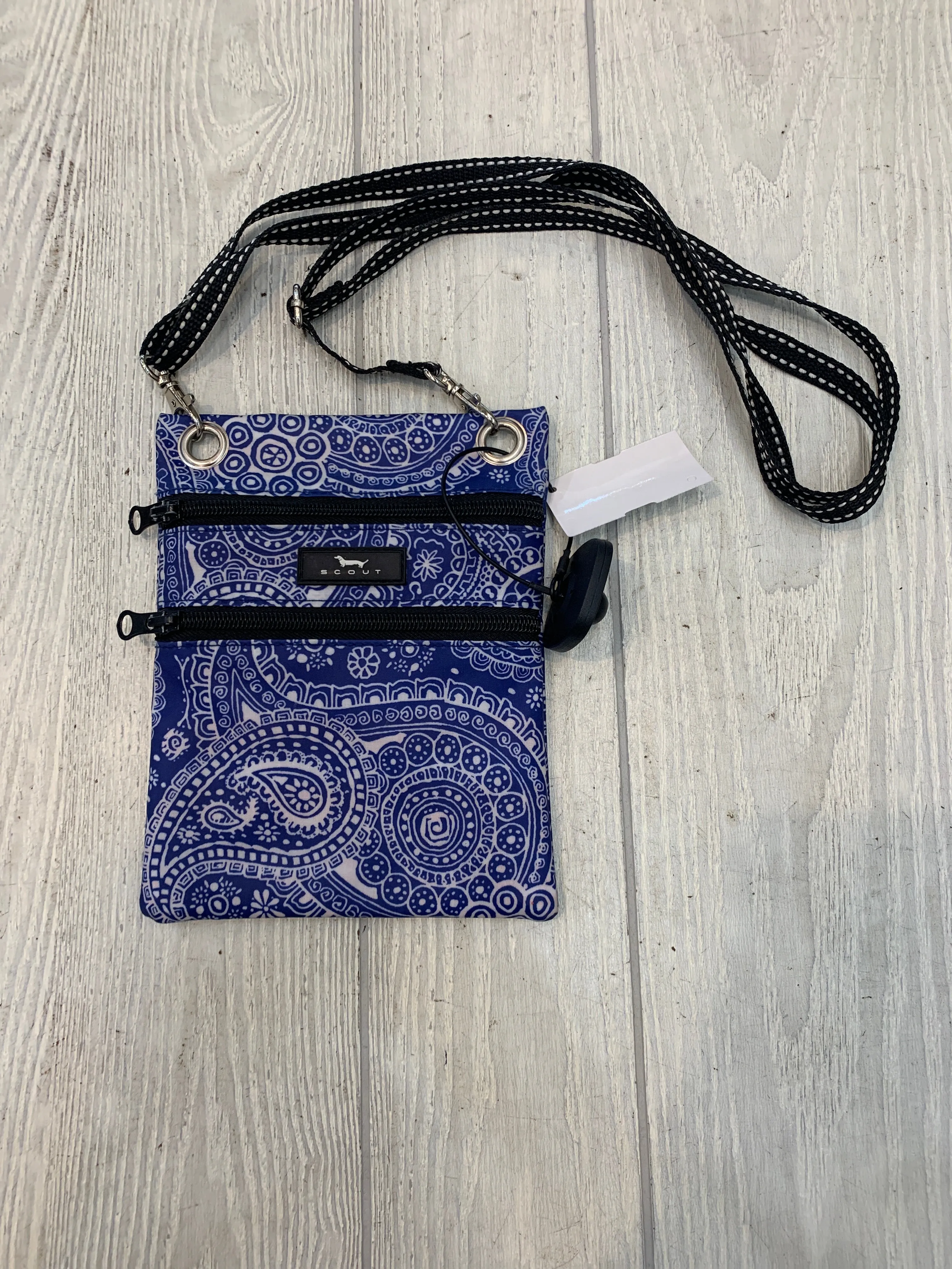 Wristlet By Clothes Mentor  Size: Medium